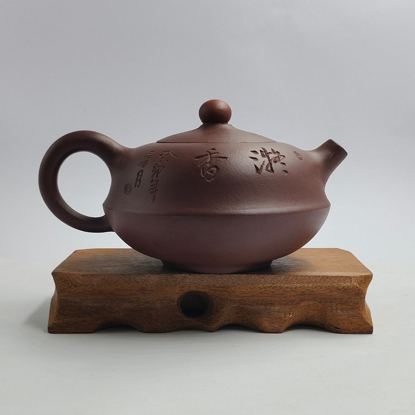 Master Yin Jiaji handmade Roshi clay lucky strike teapot.