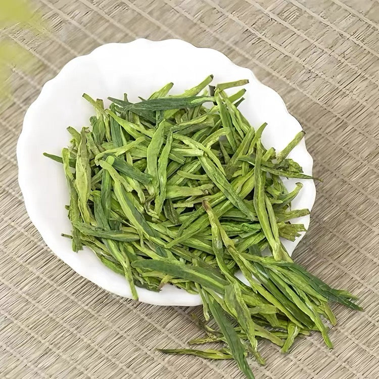 Longjing green tea Ming Qian dou Xiang tea