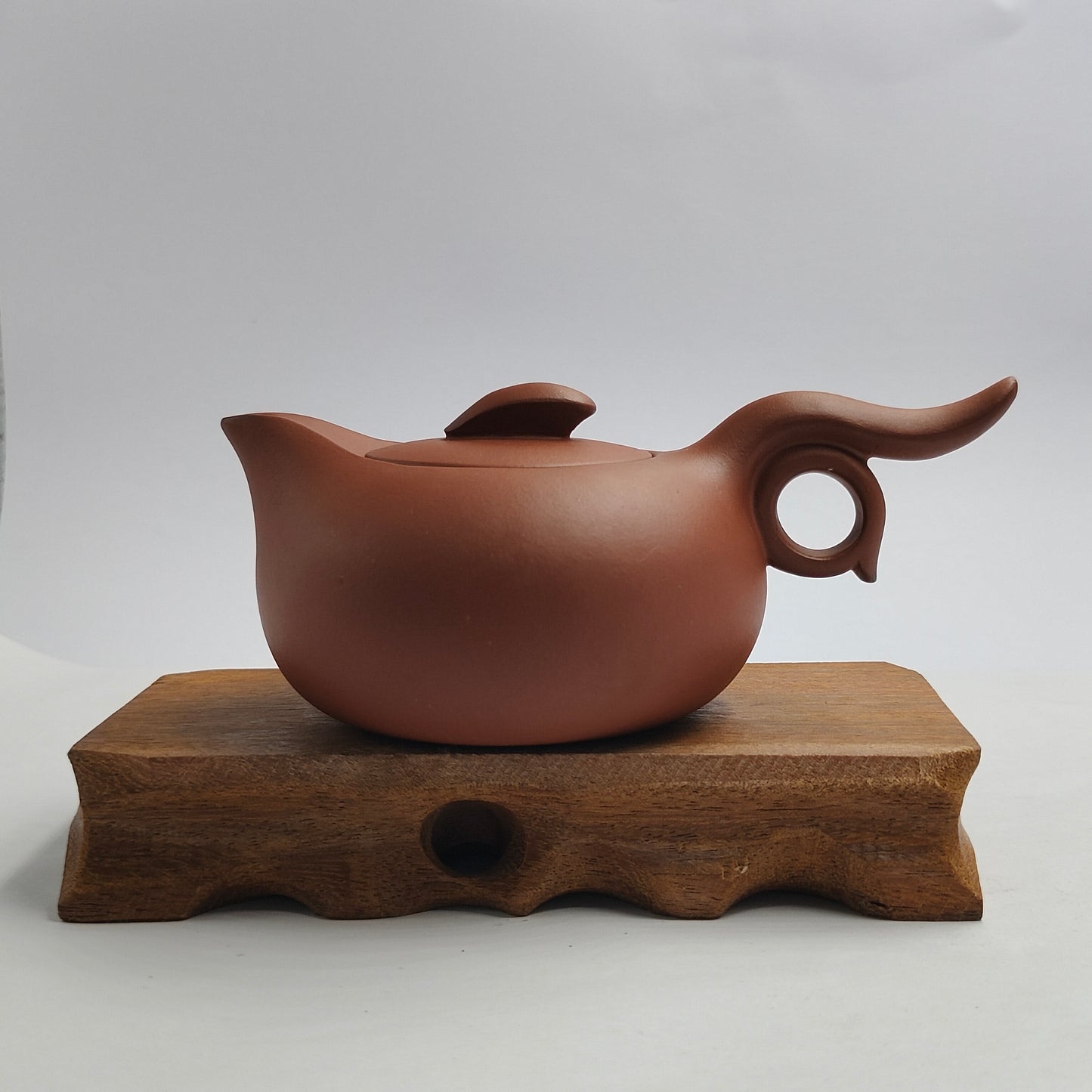 Master Xiang Jian hand-made Bian Xishi teapot.