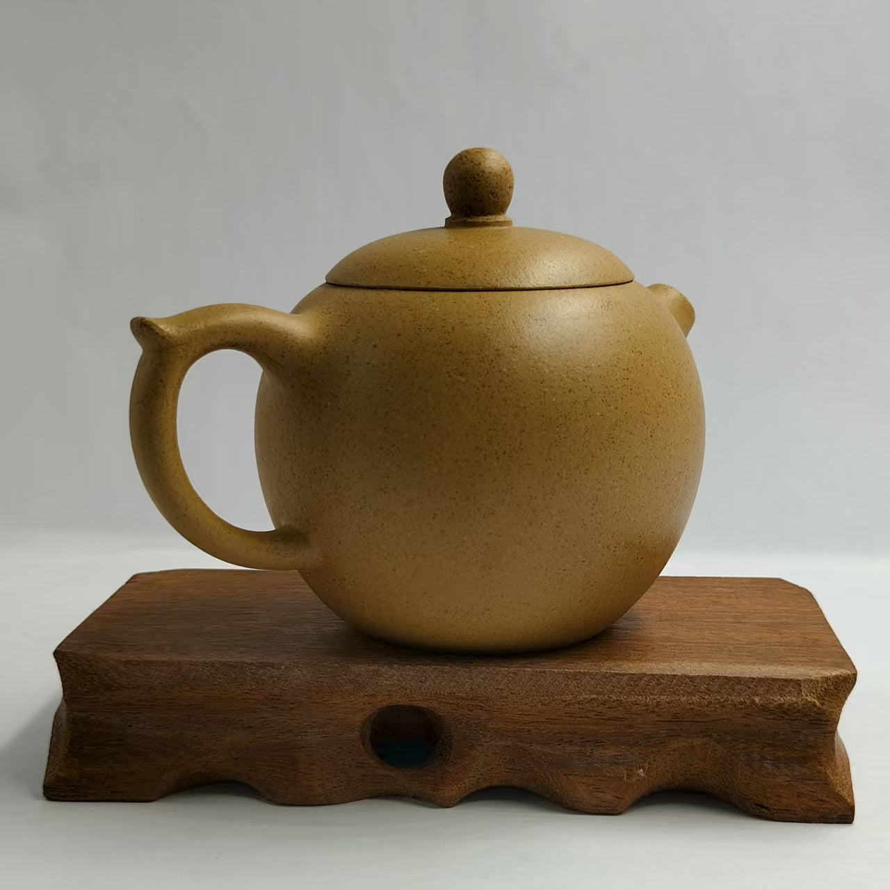 Master Xiang Jian handmade yellow clay carved with ZiZai teapot