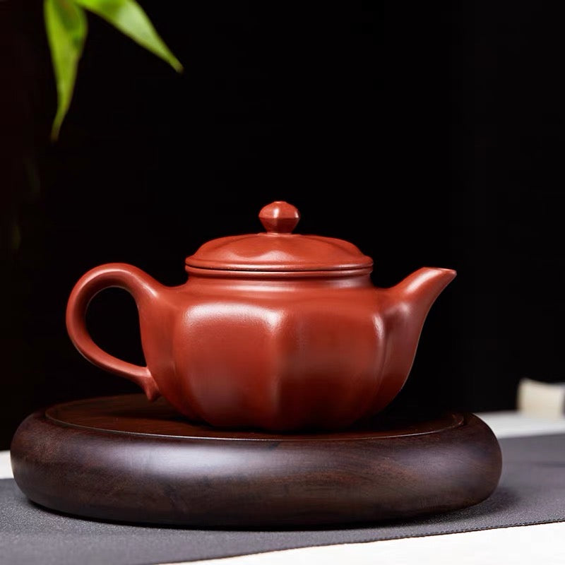 Yixing handmade eight-petal rhombic ribbed teapot