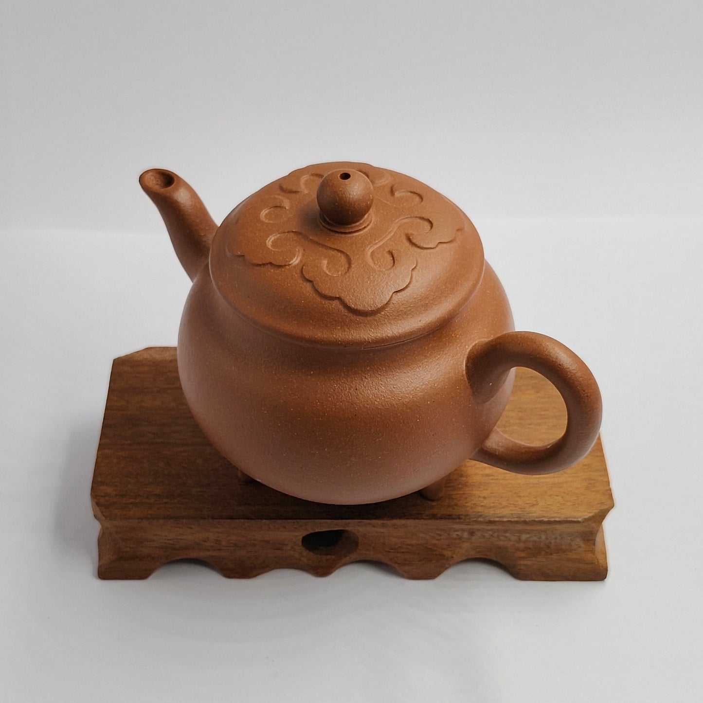 Master Yin Jiaji handcrafted Huang Jiangpo Da bin Ru yi teapot.