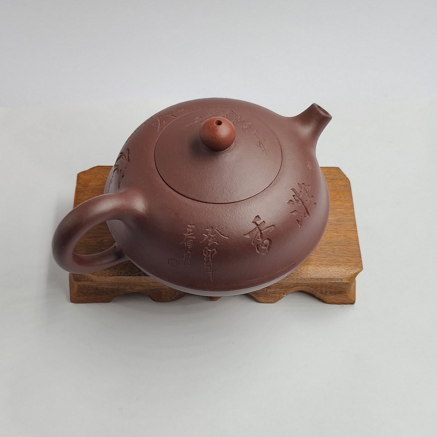 Master Yin Jiaji handmade Roshi clay lucky strike teapot.