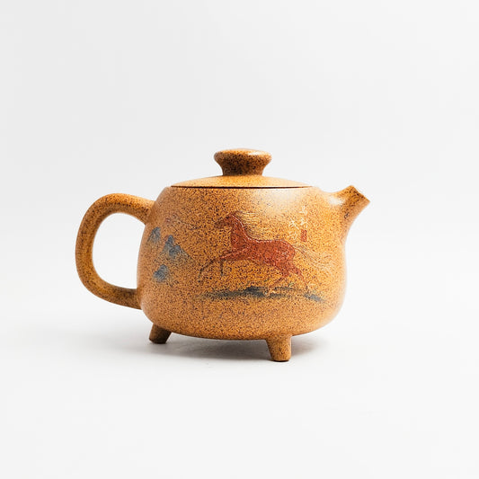 Golden Sand Steed Shadow Teapot