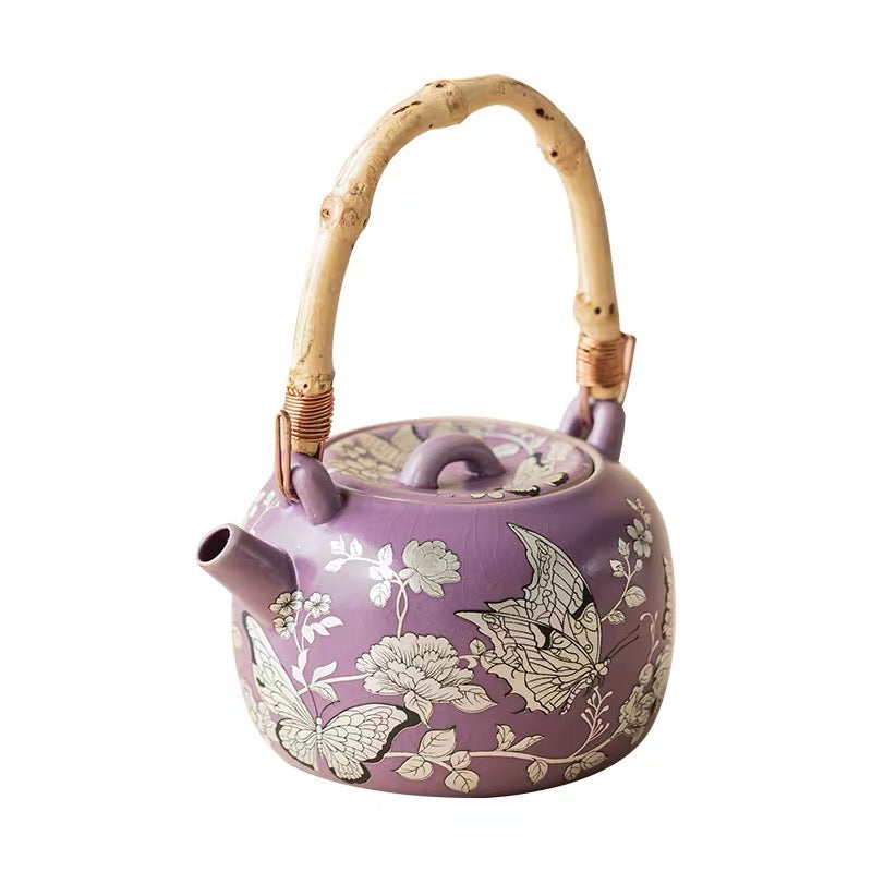 Purple Ru rattan weaves a beam, a pot and a silver butterfly flower.