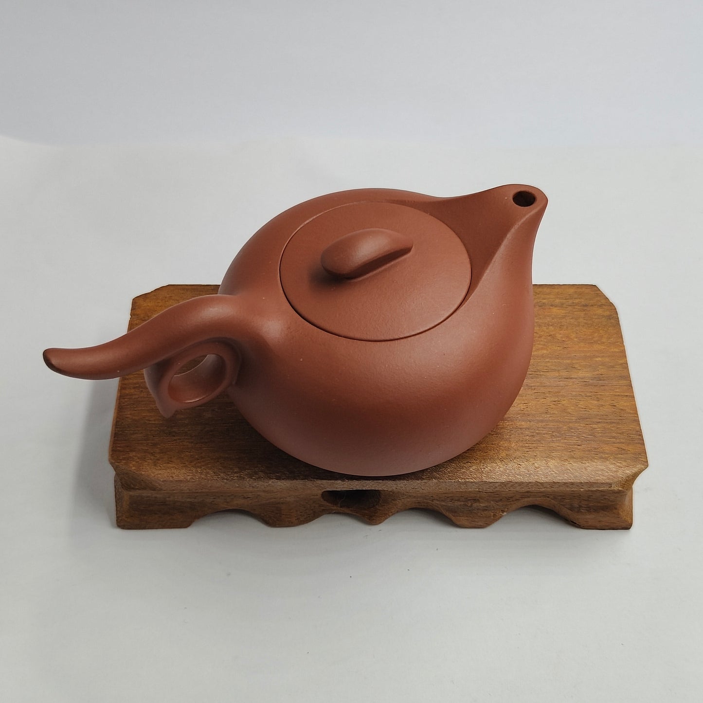 Master Xiang Jian hand-made Bian Xishi teapot.