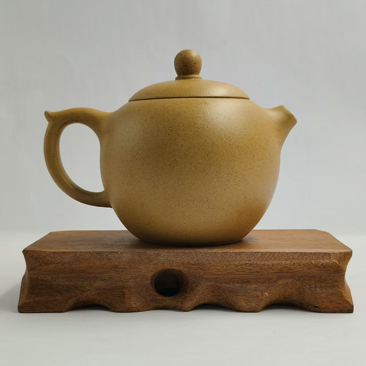Master Xiang Jian handmade yellow clay carved with ZiZai teapot