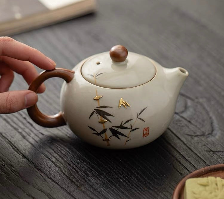 Ru kiln teapot with spade nails Xi Shi pot single pot