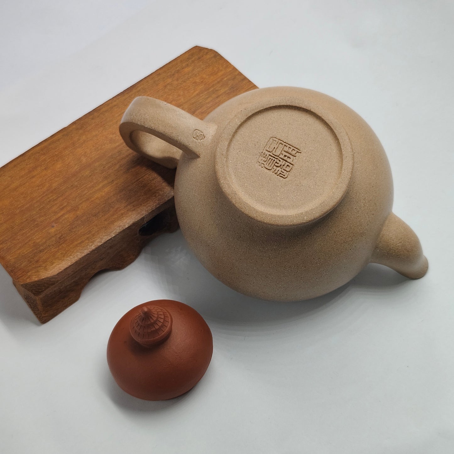 Master Yin Jiaji handmade the old mud red mud Tiantan five-ring pot.