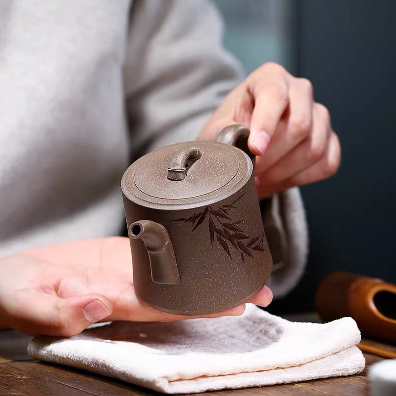 Clay hand-painted bamboo pot in Yixing raw ore section of Zisha pot