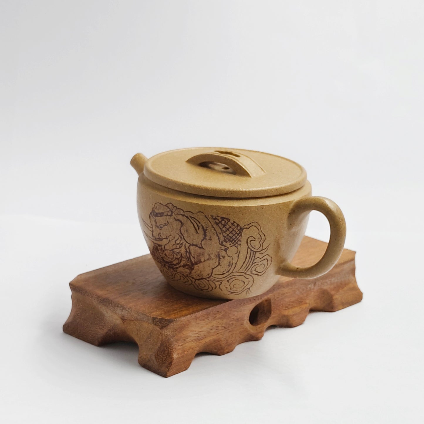 Master Yin Jiaji handmade golden yellow clay Tai Ping You Xiang teapot