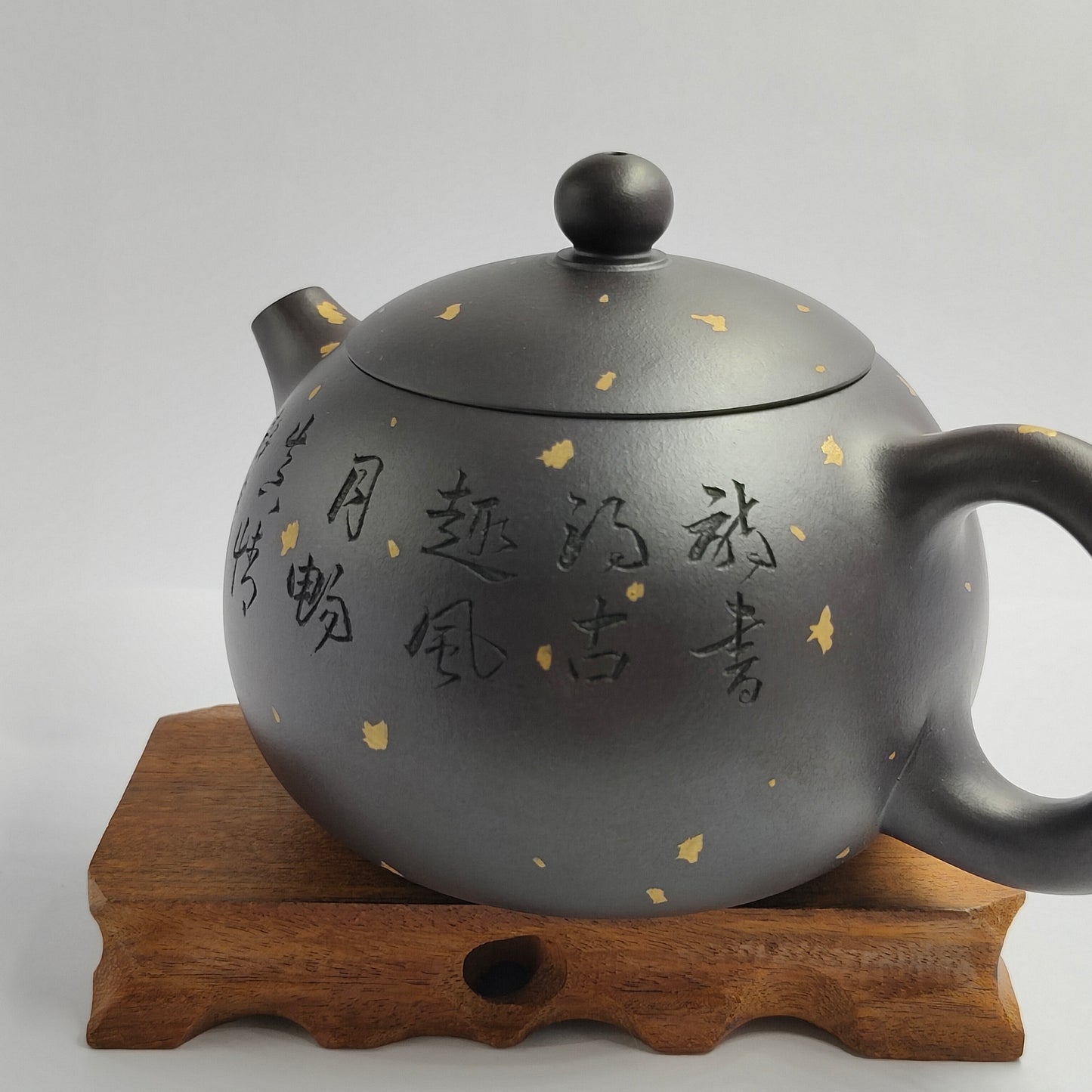 Zhou Wei Wang master handmade Peacock beauty pot