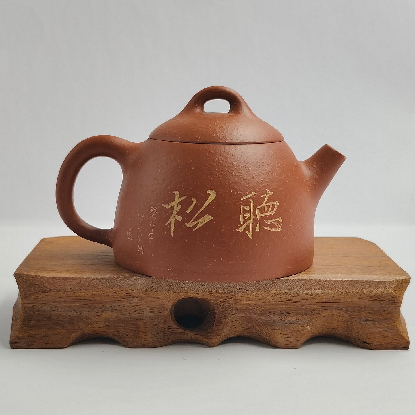 Master Xiang Jian handmade Tingsong teapot.