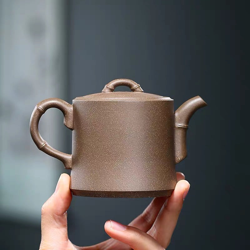 Clay hand-painted bamboo pot in Yixing raw ore section of Zisha pot