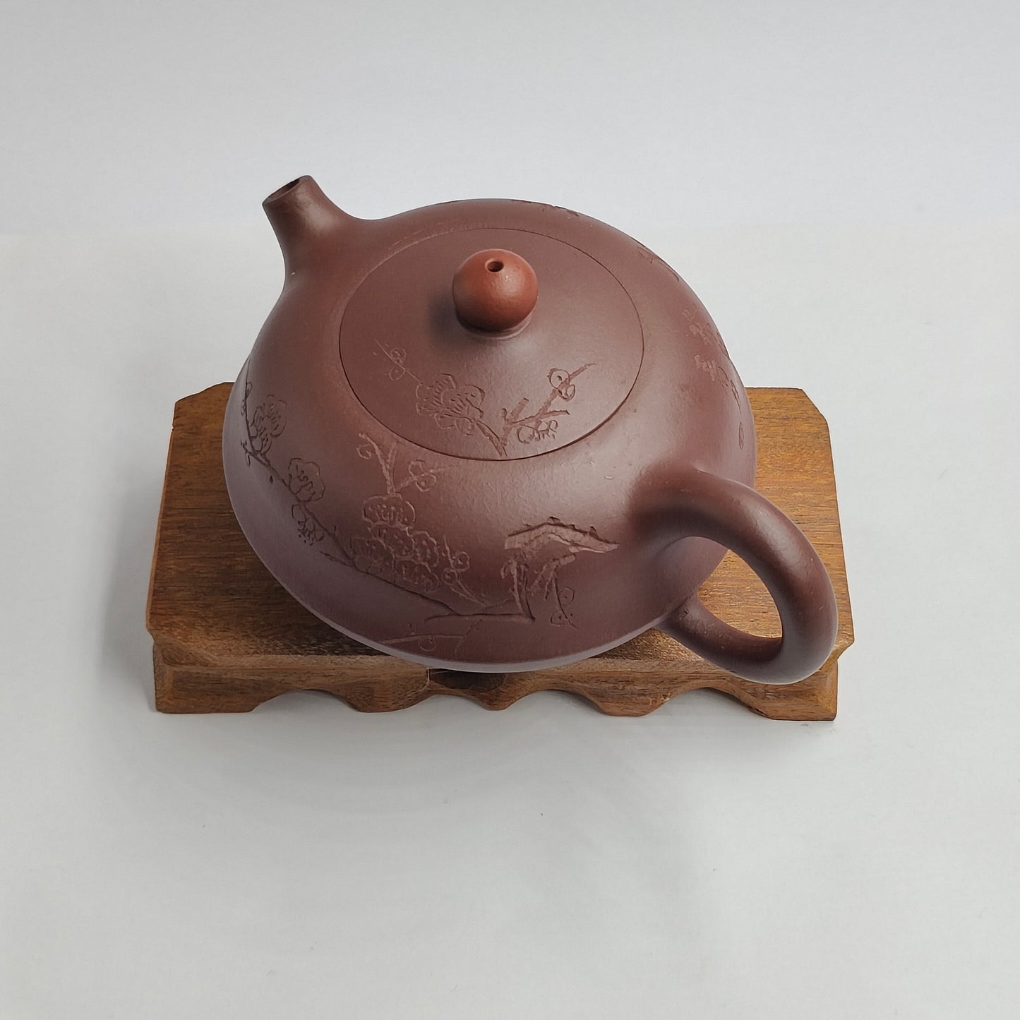 Master Yin Jiaji handmade Roshi clay lucky strike teapot.