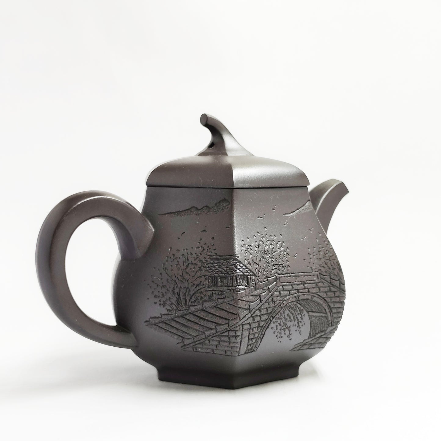 Ink Rhyme Water Town Prismatic Teapot
