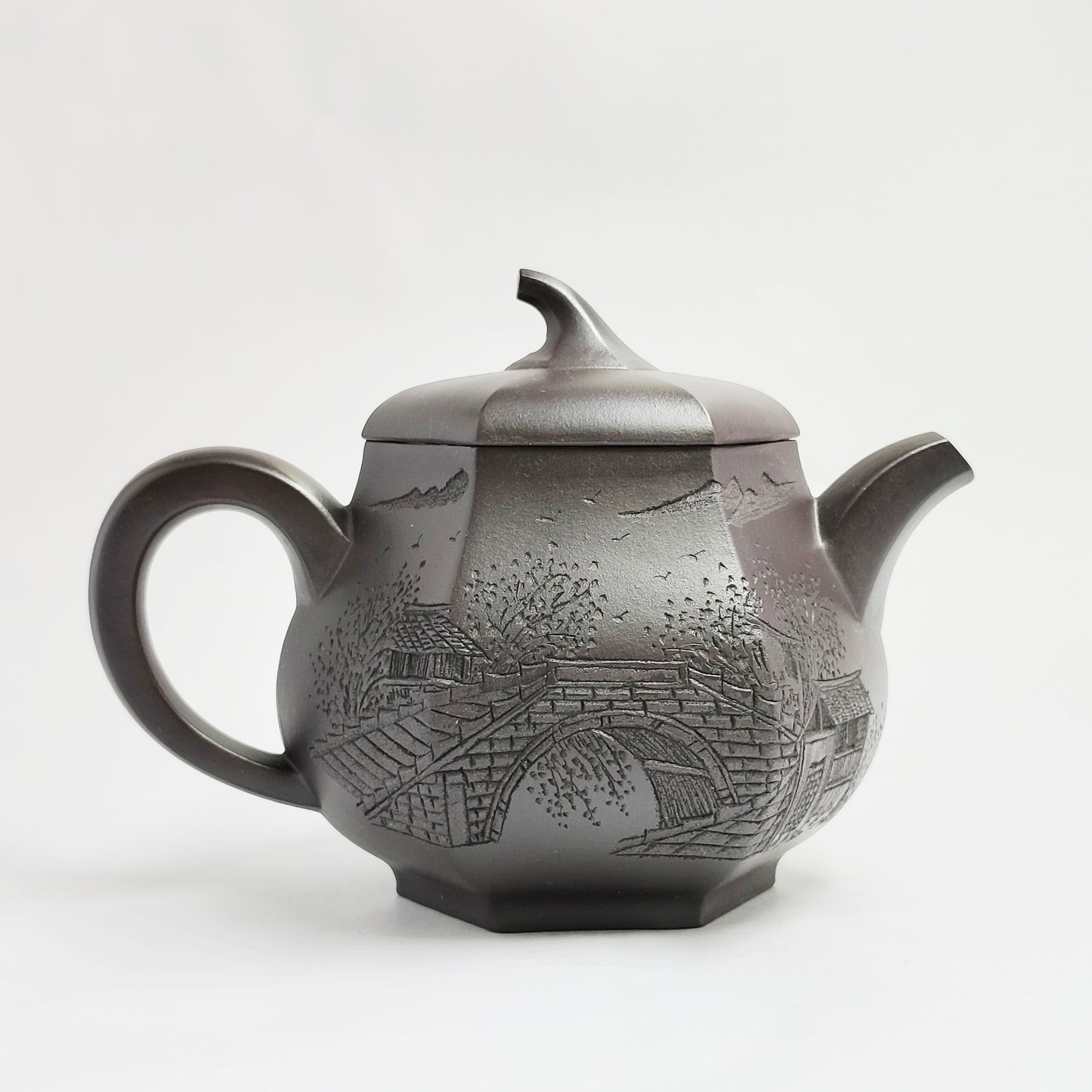 Ink Rhyme Water Town Prismatic Teapot