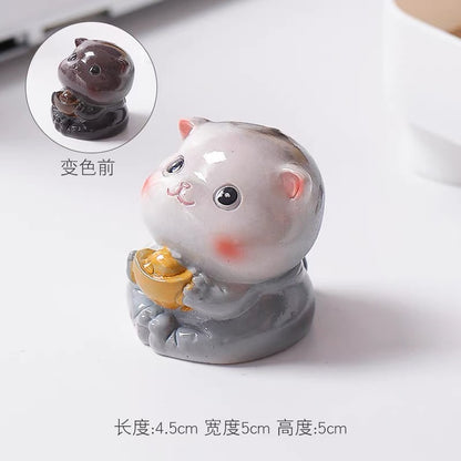 Lucky cats change color and cute pets change color with hot water