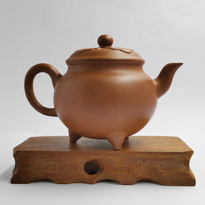 Master Yin Jiaji handcrafted Huang Jiangpo Da bin Ru yi teapot.