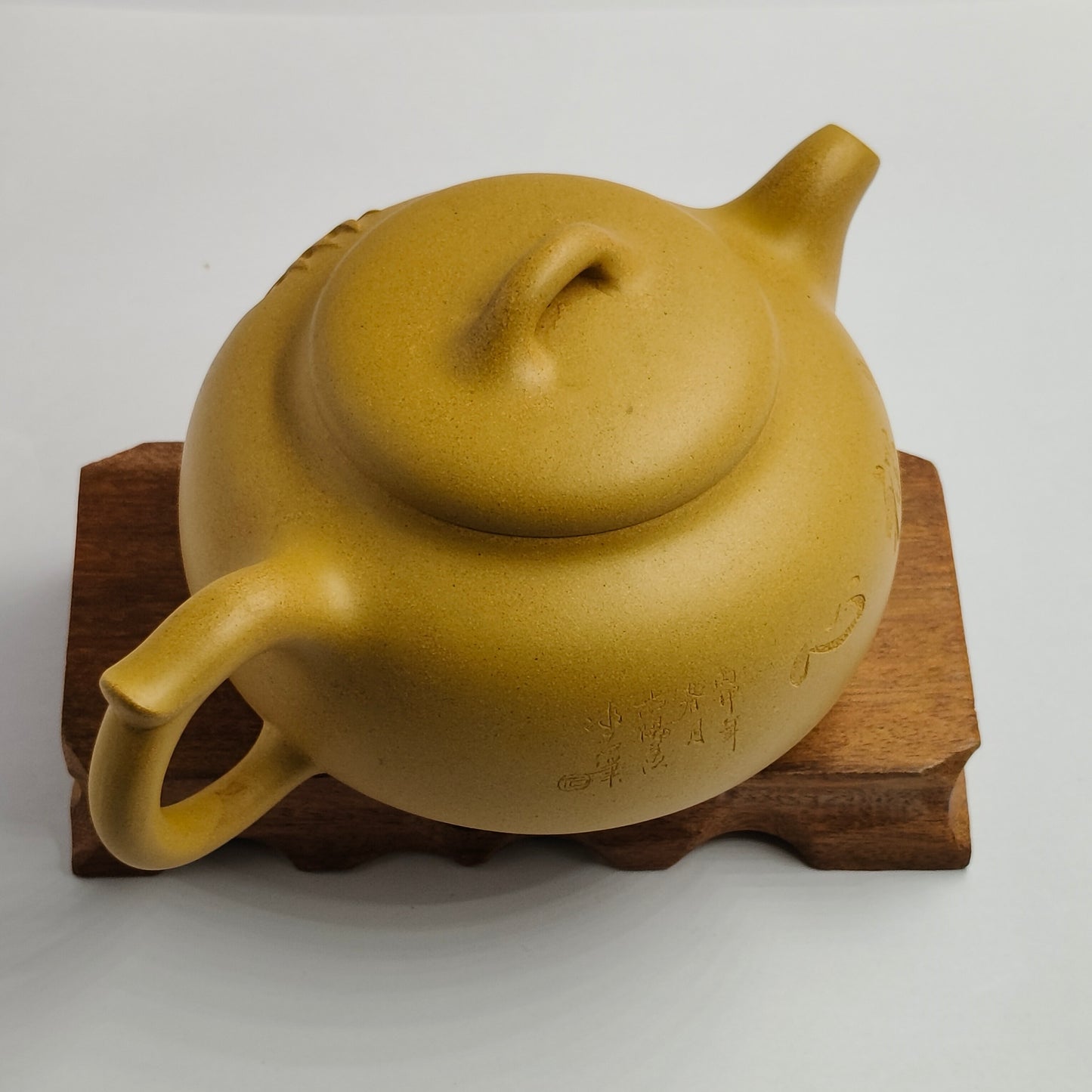 Master Yin Jiaji handmade golden yellow clay Taiji teapot