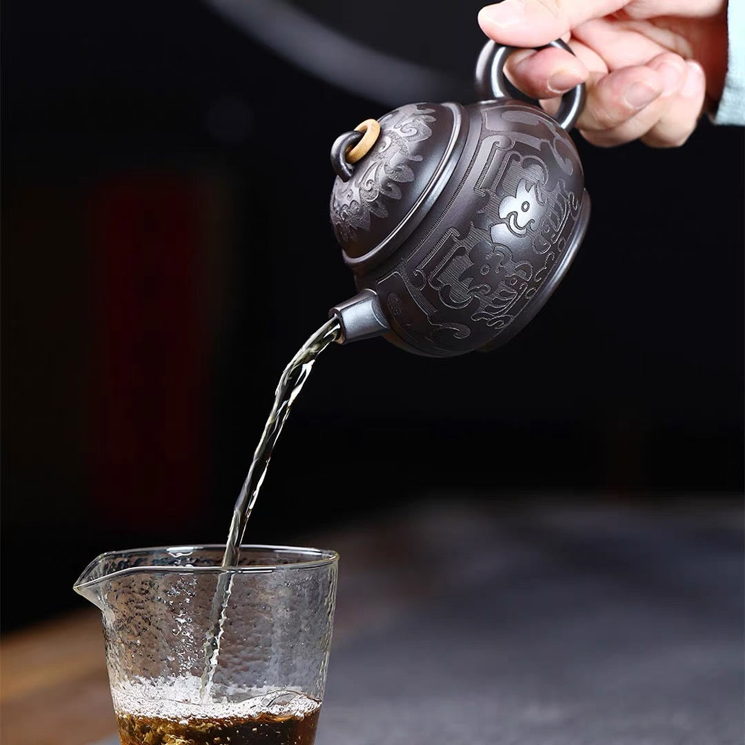 Yixing zishahu raw ore black mud famous hand-made teapot