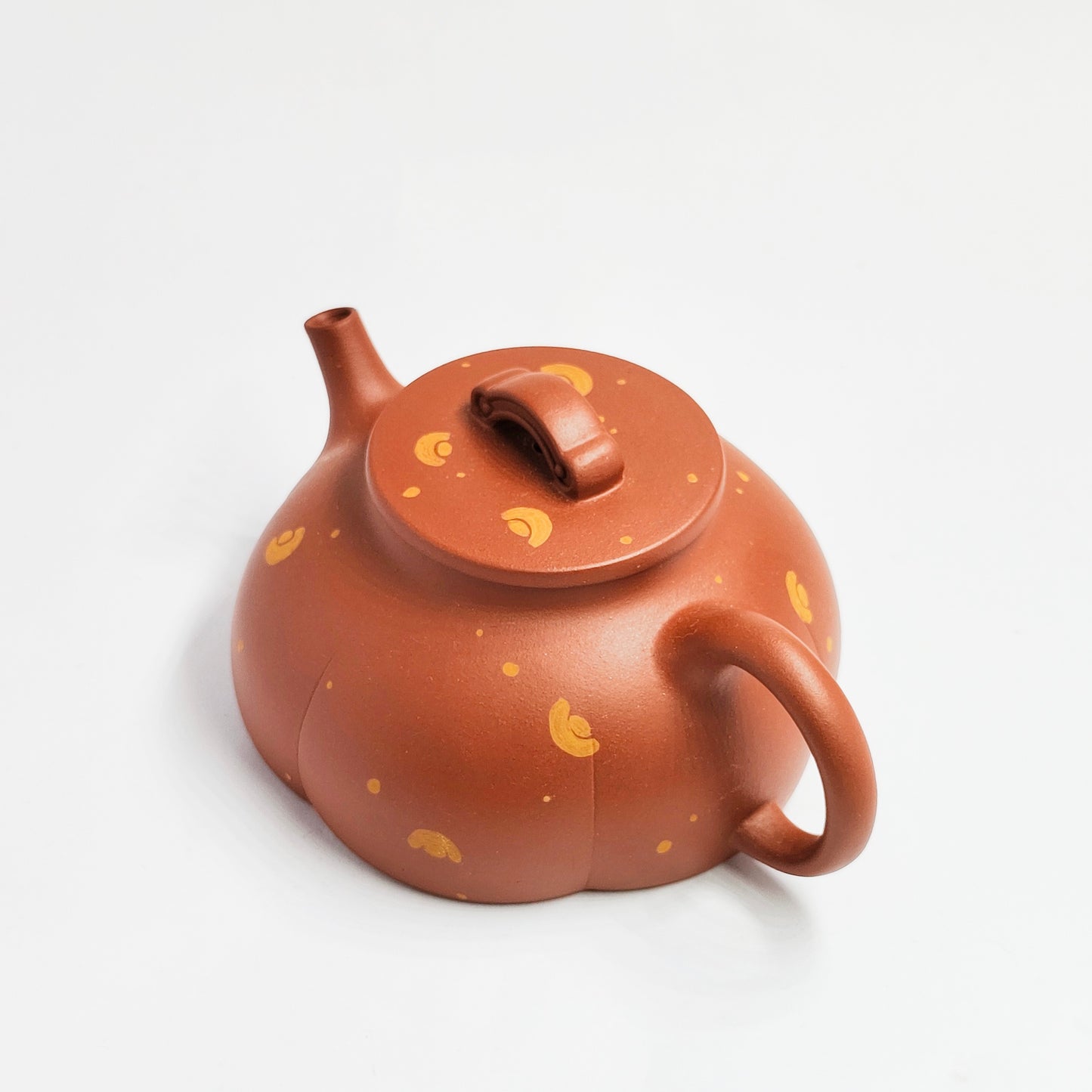 Vermilion Clay Golden Snail Chrysanthemum Petal Teapot