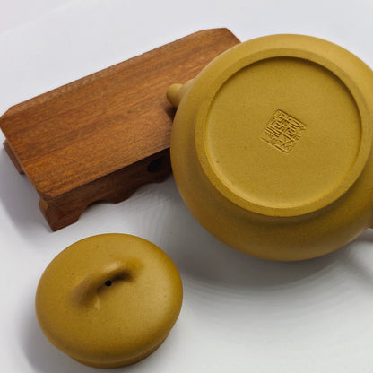 Master Yin Jiaji handmade golden yellow clay Taiji teapot