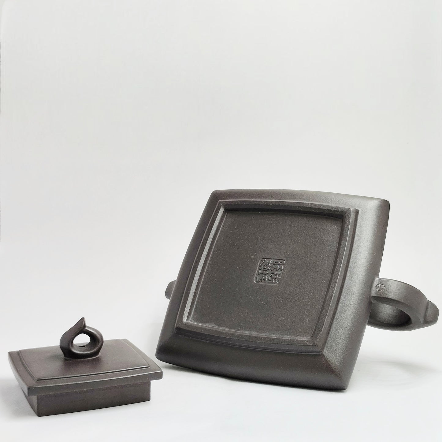 Square Prismatic Water Town Ink Rhyme Teapot