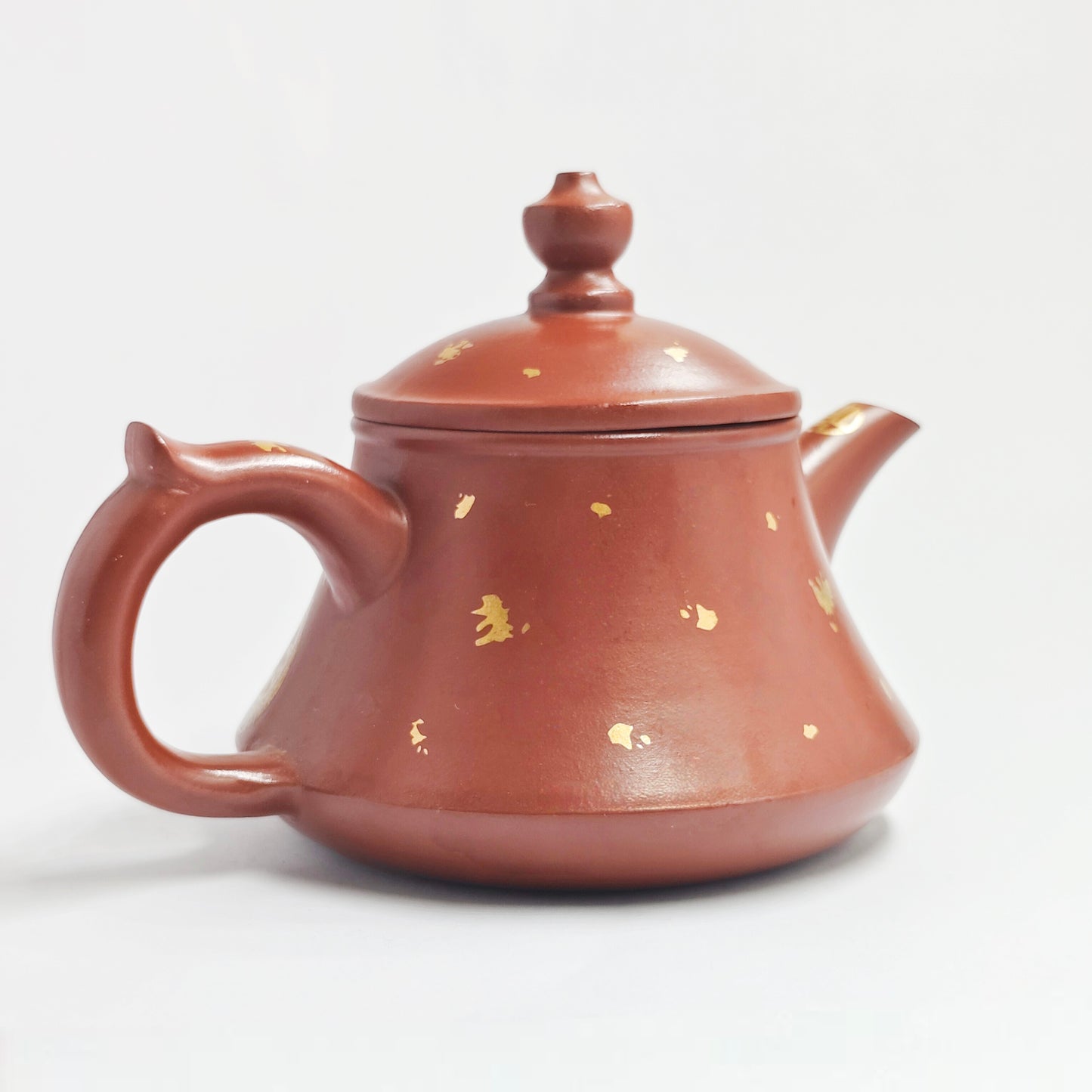 Zhuni Teapot with Golden-scaled Auspicious Dragon