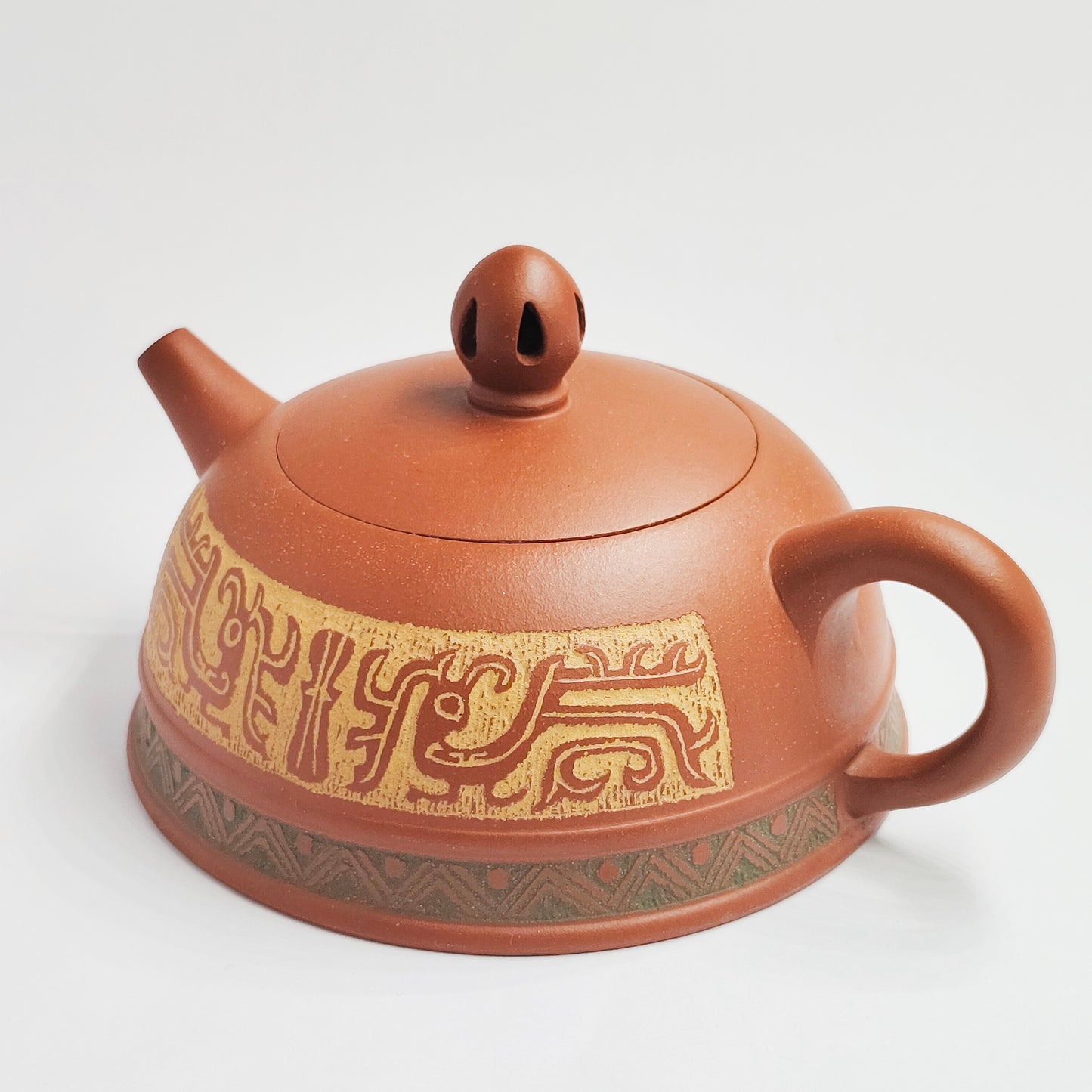 Duan Ni Teapot with Ancient Patterns and Lingering Charm