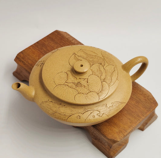 Master Yin Jiaji handmade golden yellow clay carve lotus flowers