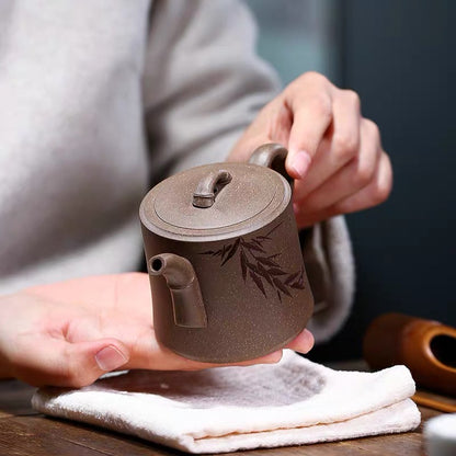 Clay hand-painted bamboo pot in Yixing raw ore section of Zisha pot