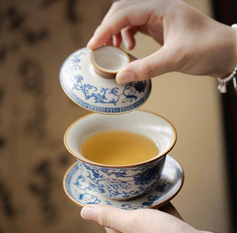 Blue-and-white Ruyao Three Talents Cover Bowl