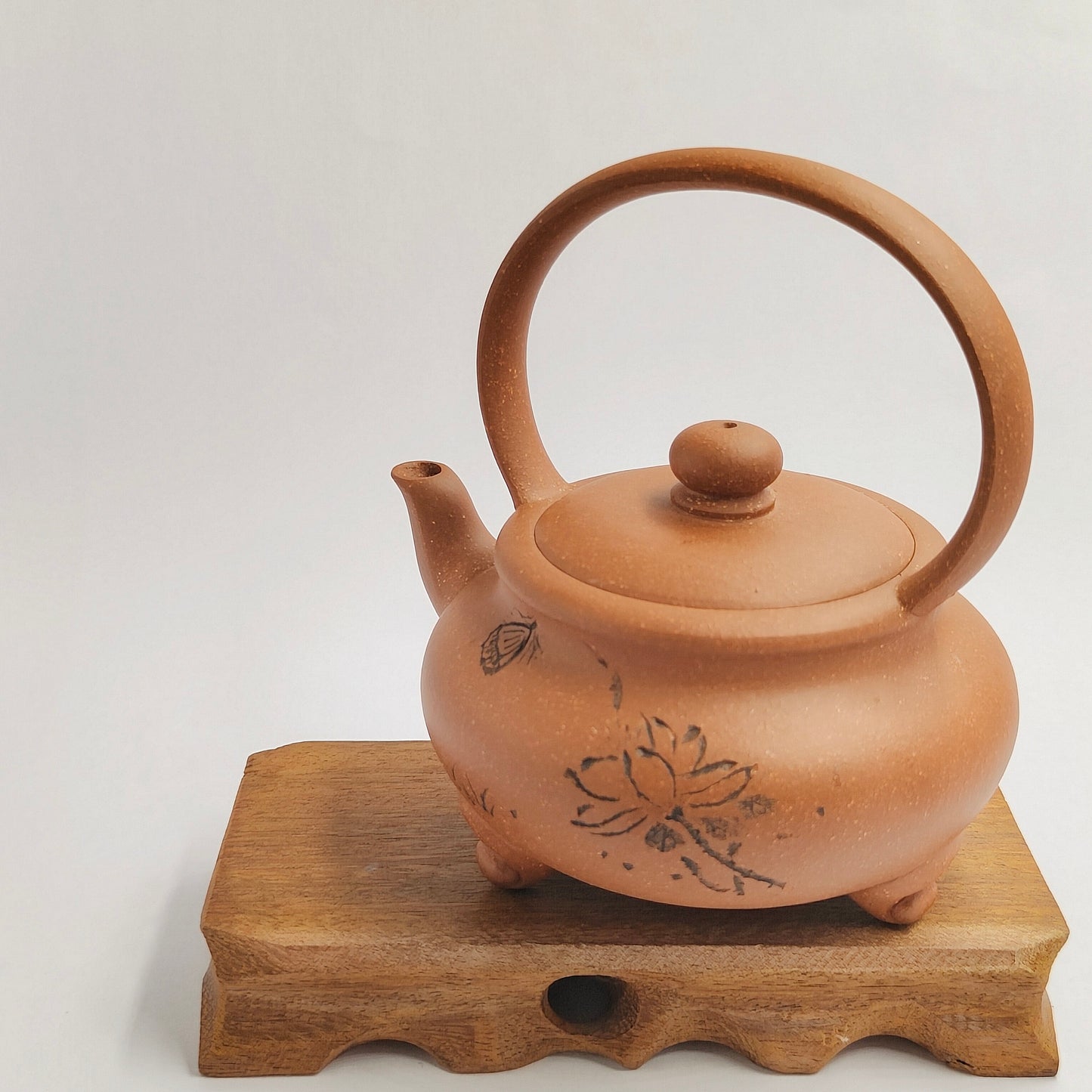 Master Yin Jiaji handmade Huangjianpo Tripod lifting beam teapot