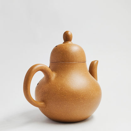 Siting Teapot