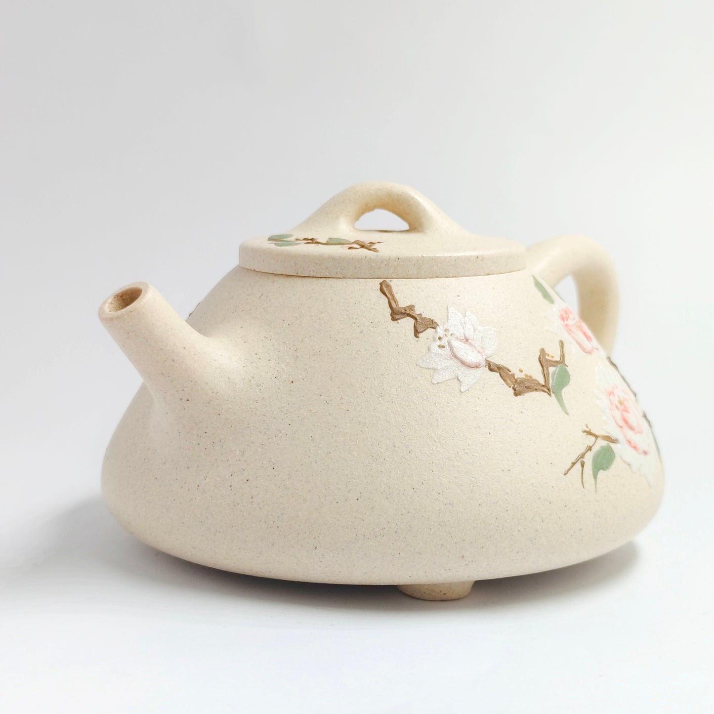 Duan Ni Teapot with Peony Pattern and Elegant Charm in Shipiao Shape