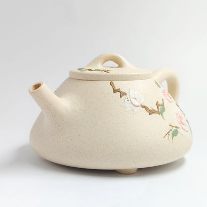 Duan Ni Teapot with Peony Pattern and Elegant Charm in Shipiao Shape