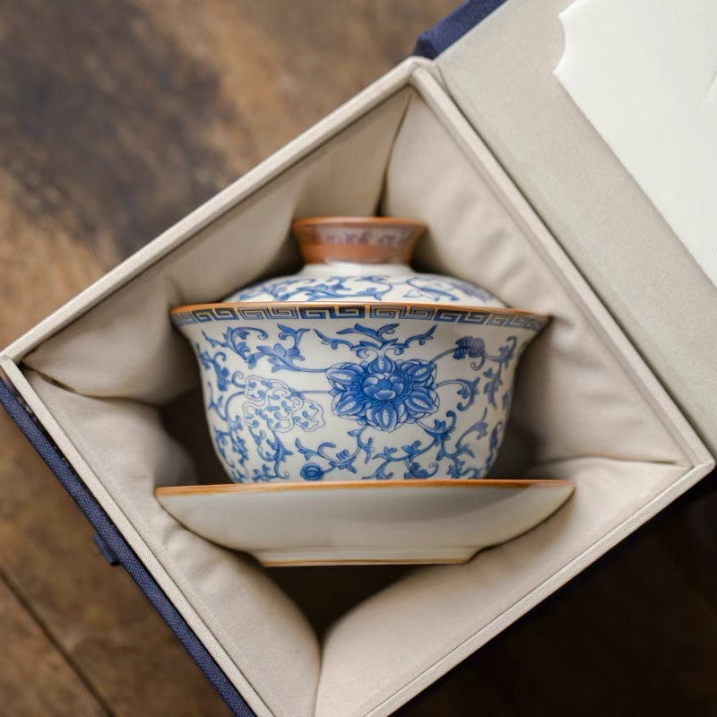 Blue-and-white Ruyao Three Talents Cover Bowl