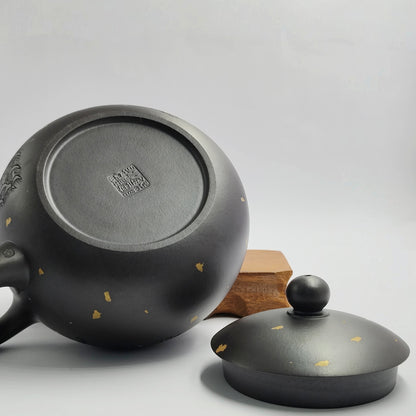 Zhou Wei Wang master handmade Peacock beauty pot