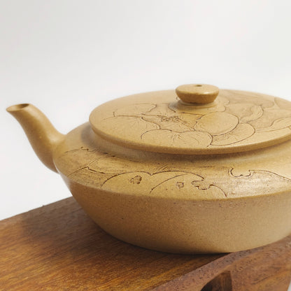 Master Yin Jiaji handmade golden yellow clay carve lotus flowers