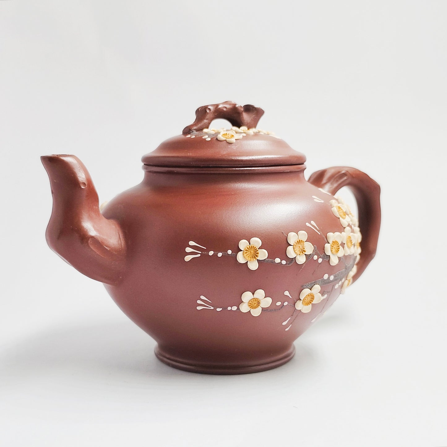 Zhuni Teapot with Plum Blossoms Heralding Spring