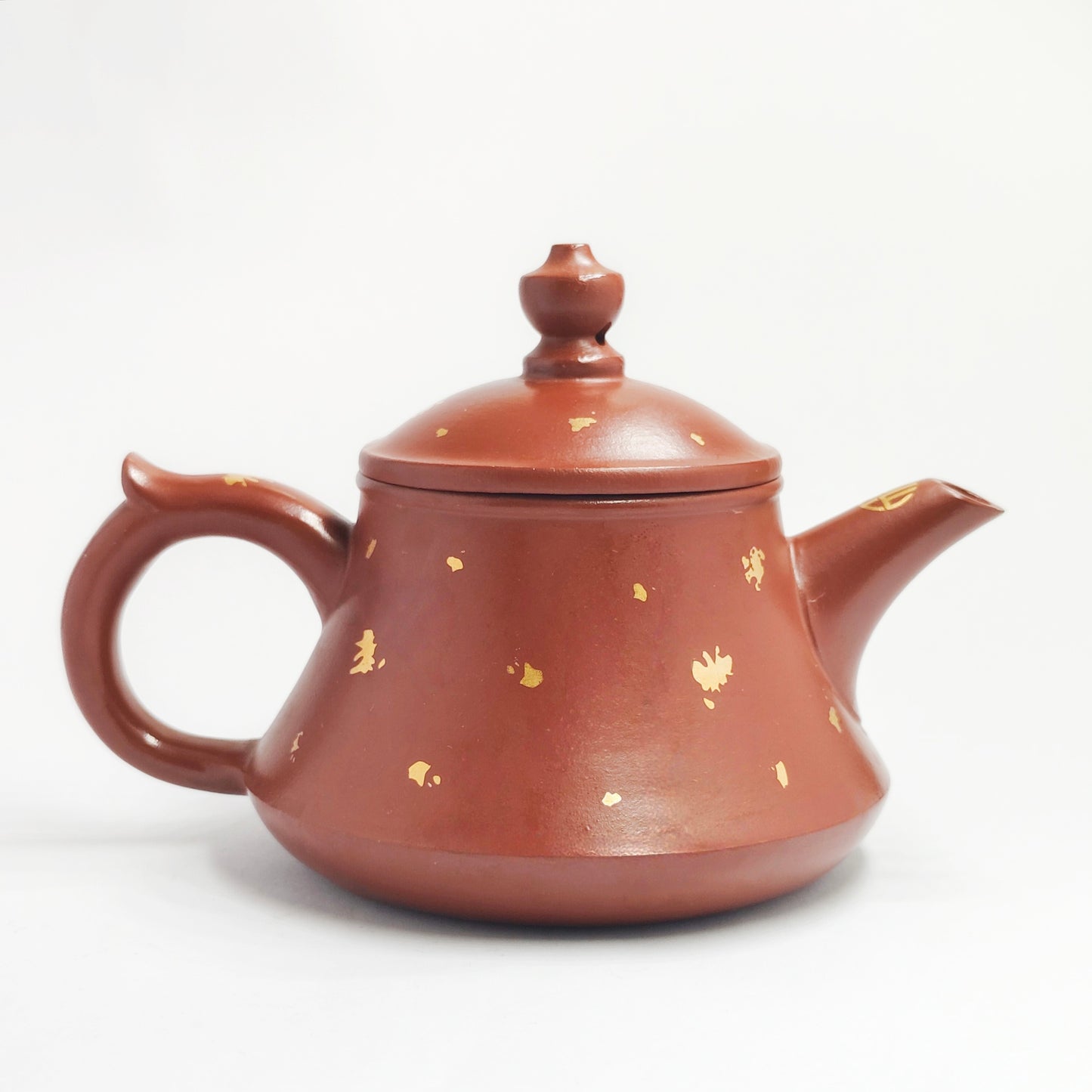 Zhuni Teapot with Golden-scaled Auspicious Dragon