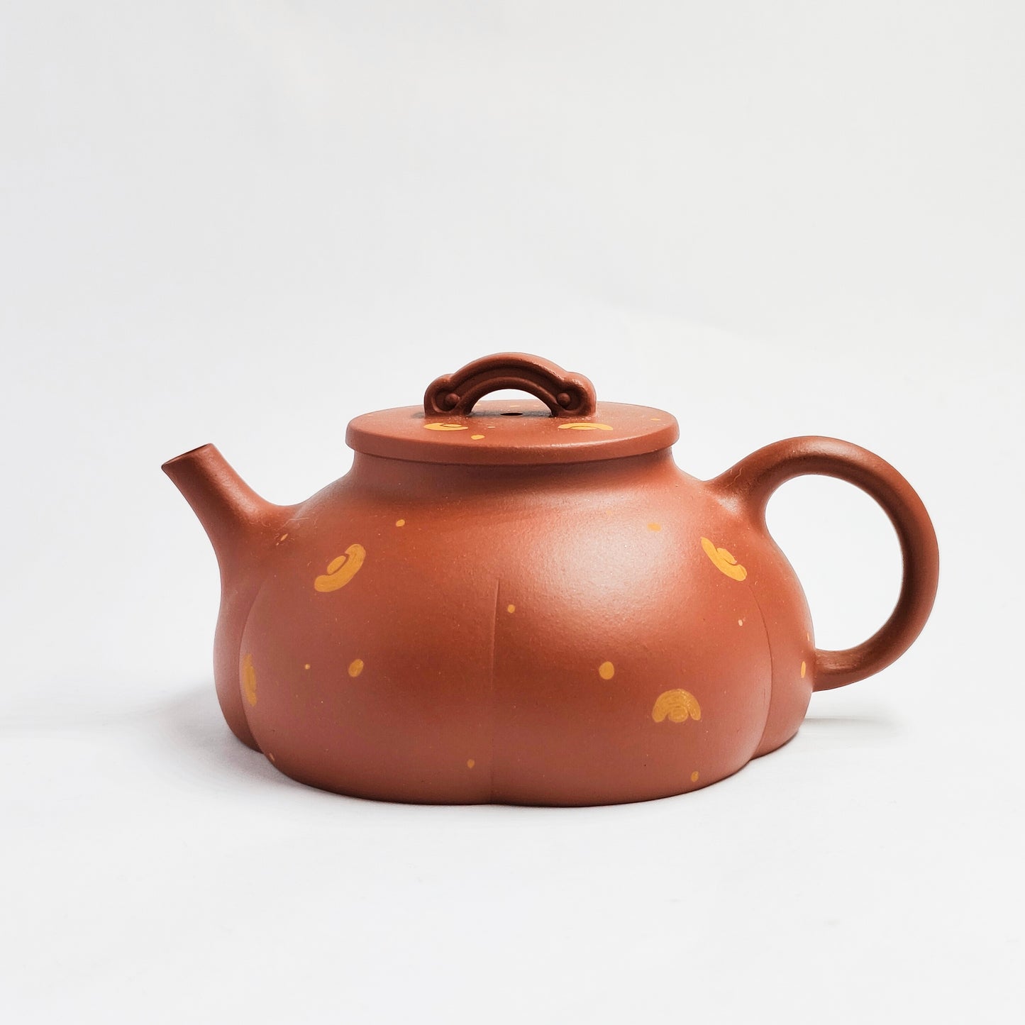 Vermilion Clay Golden Snail Chrysanthemum Petal Teapot